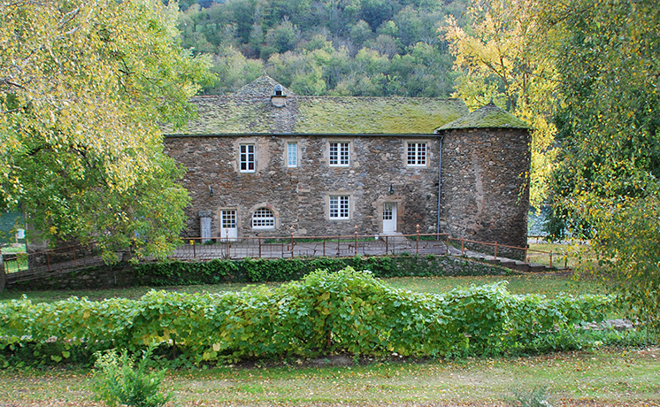 Château de Lincou, à proximité du Domaine L’Écrin Vert