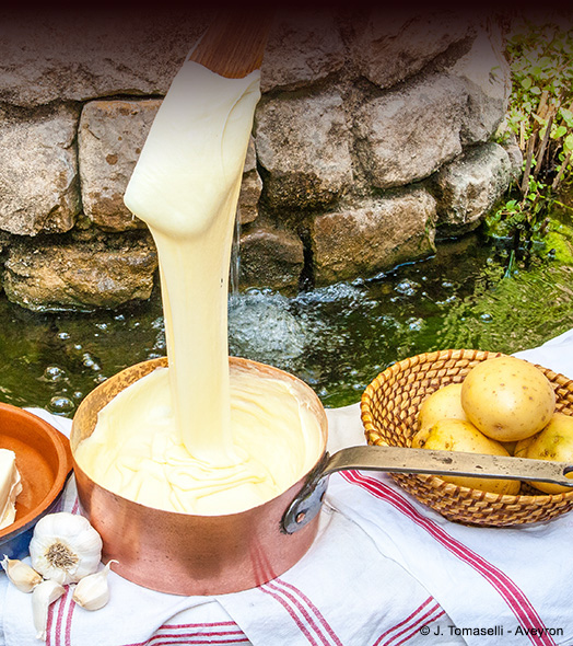 L’Aligot de l’Aveyron, servi à la Brasserie du Domaine de Lincou, restaurant du Domaine L’Écrin Vert, camping